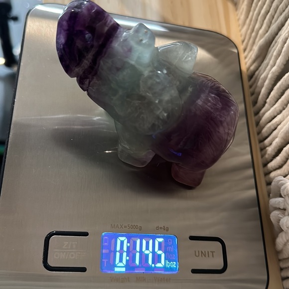 Fluorite elephant - Picture 3 of 3